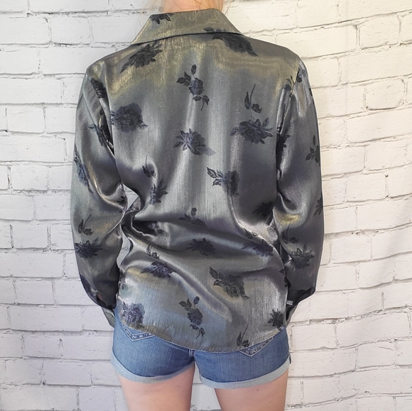 SOLD Kathy Ireland Gray Jaquard Floral Button-Down Size Small - Picture 4 of 9